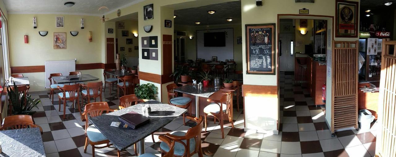 Grill Terasz Étterem és Szálláshely Mezőkövesd Exterior foto