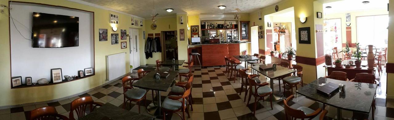 Grill Terasz Étterem és Szálláshely Mezőkövesd Exterior foto